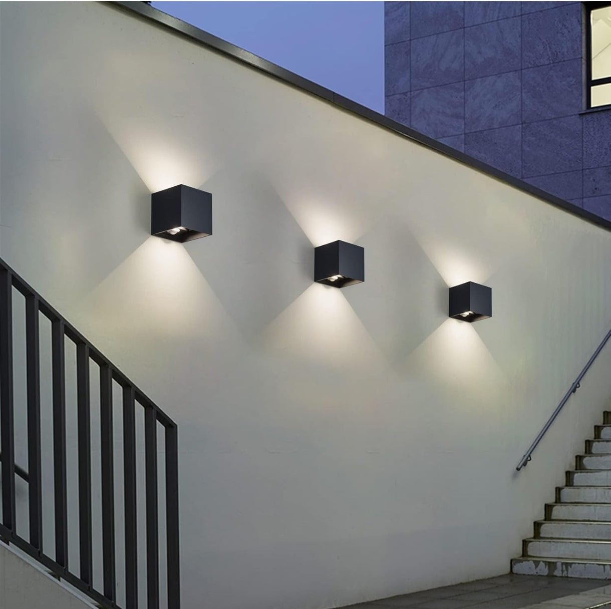 💡KLIGHTEN zunanja LED stenska svetilka 12W s senzorjem gibanja – antracit, nastavljiv kot snopa, IP65, 4000K, aluminij