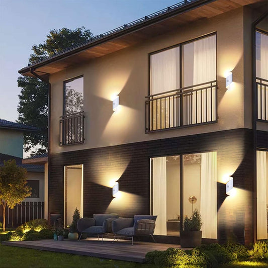 💡 LIGHTESS zunanja LED stenska svetilka 12W s senzorjem gibanja – bela, IP66, 3000K, aluminij