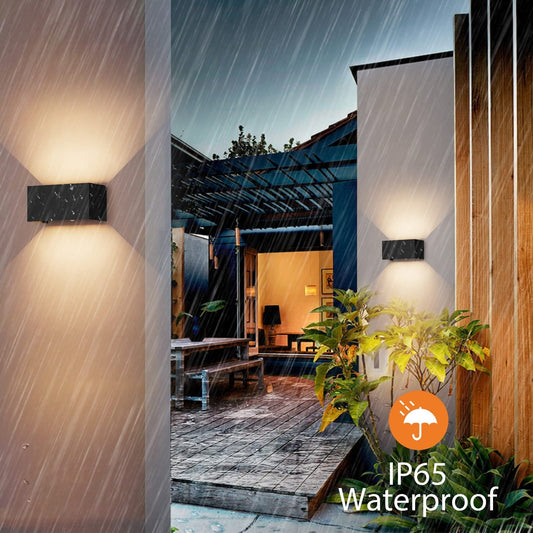 💡 KLIGHTEN zunanja LED stenska svetilka 24W s senzorjem gibanja – črna, nastavljiv kot snopa, IP65, 3000K, aluminij - naklikaj.si