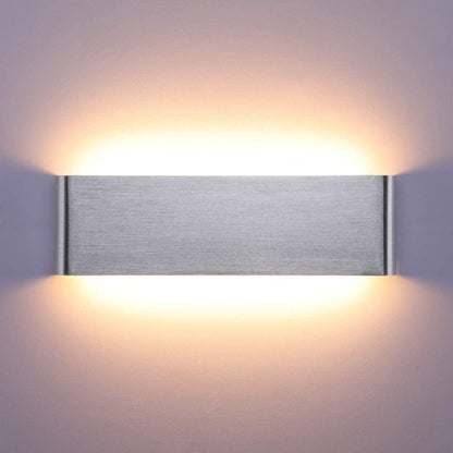 💡 LED wall lamp 16W, 3000K – modern silver, 30cm