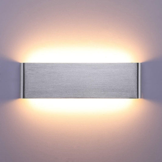 💡 LED stenska svetilka 16W, 3000K – moderna srebrna, 30cm