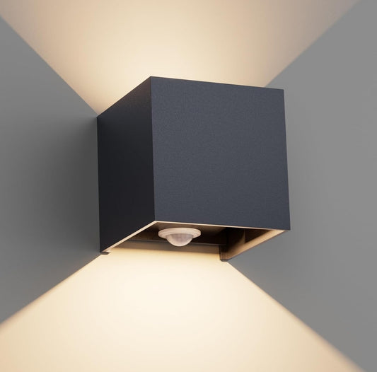 💡KLIGHTEN zunanja LED stenska svetilka 12W s senzorjem gibanja – antracit, nastavljiv kot snopa, IP65, 4000K, aluminij