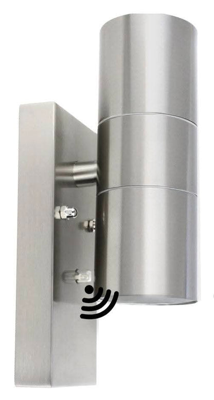 Outdoor LED wall light with built-in dusk sensor (automatic on/off), GU10