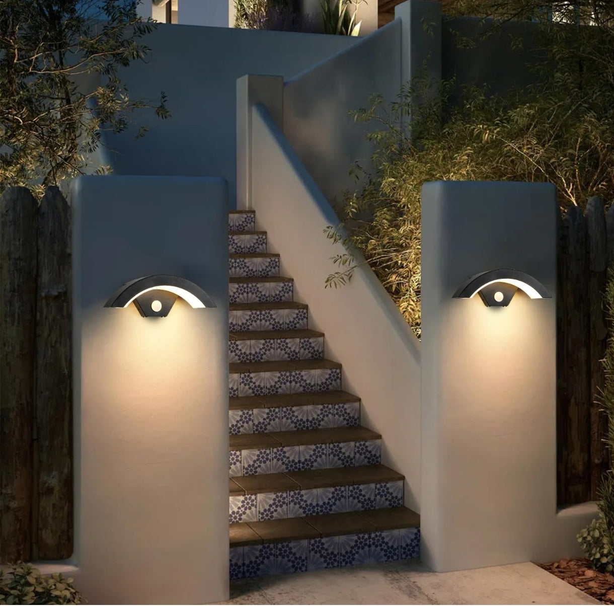💡 Elegante LED-Wandleuchte für den Außenbereich 24W mit Bewegungsmelder - schwarz, 3000K, IP65