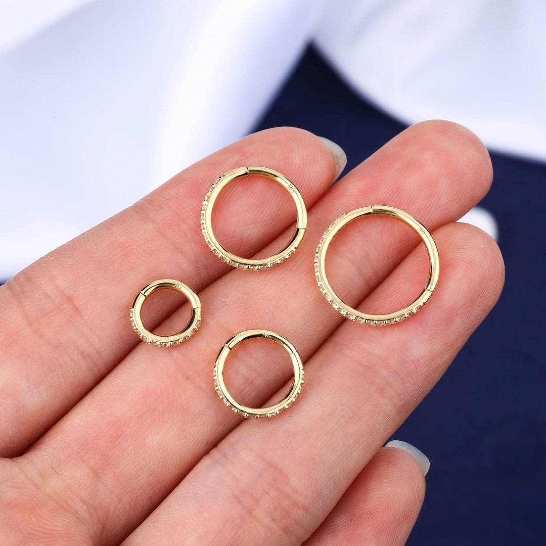 OUFER 9K zlati spiralni uhan - piercing nakit s CZ linijo - 9mm - naklikaj.si