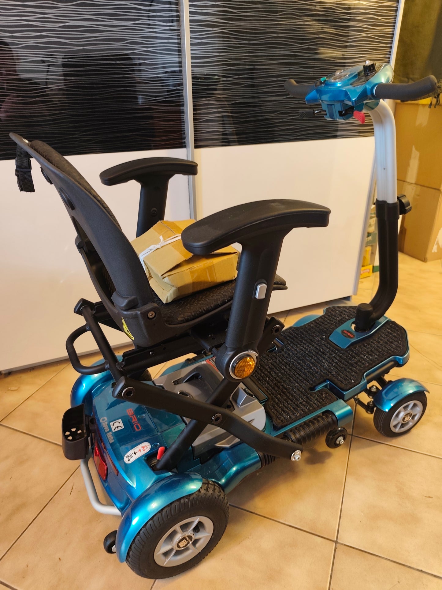 Štirikolesni električni skuter Brio S19 F3 - KOT NOV - VOŽEN MAX 1 URO - POSREDNIŠKA PRODAJA - naklikaj.si